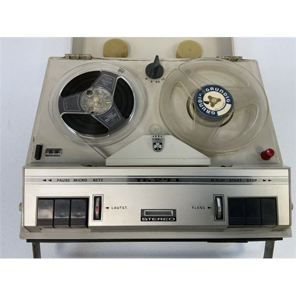 VINTAGE GERMAN REEL TO REEL TAPE RECORDER GRUNDIG