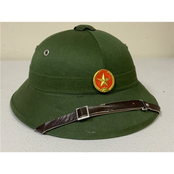 NORTH VIETNAMESE ARMY VIETCONG PITH HELMET RED STAR INSIGNIA