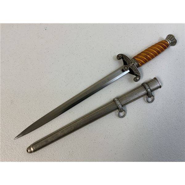 WWII GERMAN ARMY OFFICERS DRESS DAGGER  BY SMF SOLINGEN