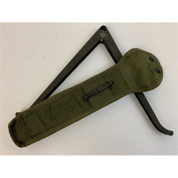 US VINTAGE M16 RIFLE BIPOD WITH CARRY CASE