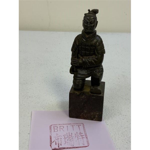 KNEELING CHINESE WARRIOR CARVED SOAPSTONE FIGURINE INK SEAL STAMP