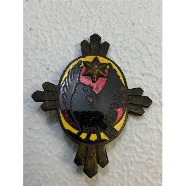 WWII JAPANESE SOLDIERS RELIEF ASSOCIATION ENAMEL BADGE