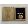 Image 2 : WWII JAPANESE MEDAL AIKOKU FUJINKAI MEMBERSHIP BADGE GOLD WITH BOX