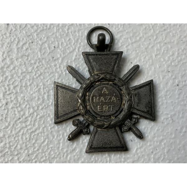 WWII KINGDOM OF HUNGARY FIRE CROSS WITH SWORD & WREATH 1941 MEDAL