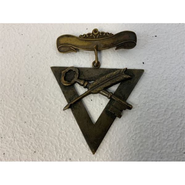 ANTIQUE MASONIC KNIGHT 19TH C. MEDAL DECORATION