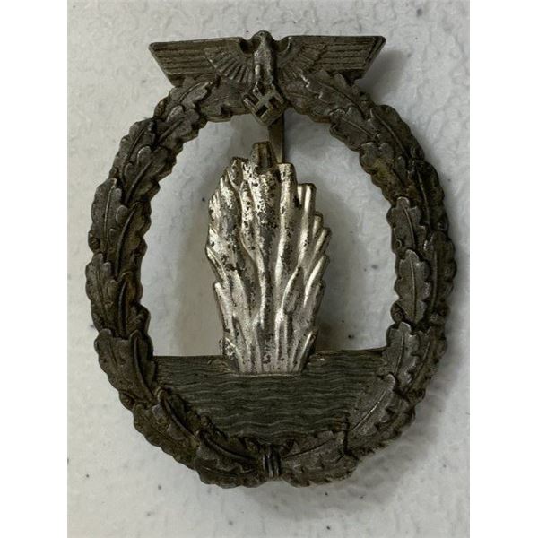WWII GERMAN NAVY KRIEGSMARINE MINESWEEPER BADGE