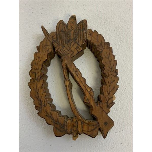 WWII GERMANY SOLDIERS TRENCH ART WOODEN GENERAL ASSAULT BADGE
