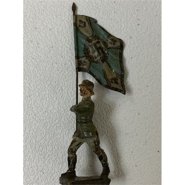 GERMAN NAZI PERIOD LINEOL TOY SOLDIERS ARMY FLAG BEARER