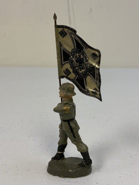 LINEOL / ELASTOLIN . German historical figures saluting (brown) 7 LINEOL / ELASTOLIN . German historical figures saluting (brown) 7