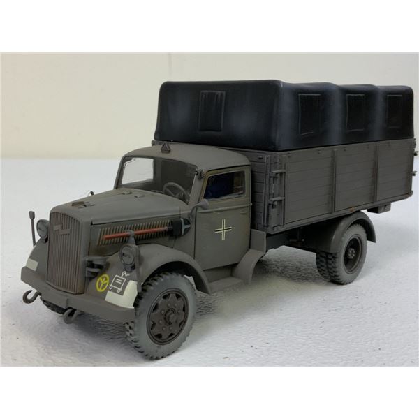WWII GERMAN ARMY OPEL BLITZ 3 TON STANDARD TRUCK 1:32 MODEL DETAILED