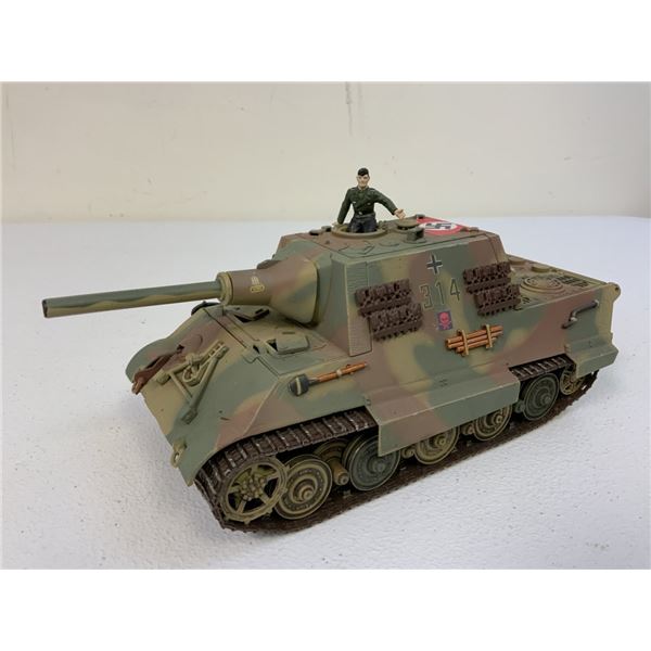 WWII GERMAN JAGTIGER TANK DESTROYER IN LATE WAR CAMMO PAINT METAL 1:32 MODEL DETAILED