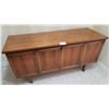 Image 1 : A Beautiful Vintage Chest