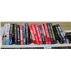 Image 4 : A Huge Assortment Of Paperback Novels ( James Patterson, Nora Roberts, Dean Koontz, Ken Follett Etc)