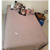 Image 1 : A Comfortable Queen Size Bed/Blanket/Pillows and Decorative Pillows