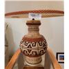 Image 2 : A Stunning Ceramic Lamp With Ancient Aesthetics