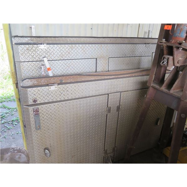 Diamond Back Truck Cover (seller reports this fits an 8-ft bed)