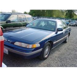 92 FORD CRN VICTORIA 4DR EXMT.                                        