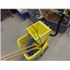 Image 2 : Commercial Mop Pail with Wringer + 2 Mops