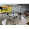 Image 2 : Presto 23 QT Pressure Cooker/ Canner