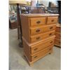 Image 2 : 4pc Maple Bedroom Suite ; Dresser 17" x 32" x 48" , Dresser