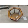 Image 2 : End Table 21'' High 24'' Across