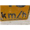 Image 2 : Metal Traffic Sign 45 kms 24'' x 24'' 