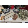 Image 1 : 2 Plastic Duck Decoys , Camo Netting