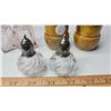 Image 4 : 3 Pairs of Salt and Pepper shakers - Acorns, glass and pink depression glass