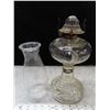Image 3 : Vintage glass coal oil lamp with chimney