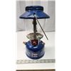 Image 1 : 1975 Coleman blue deluxe easi-lite gas lantern