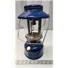 Image 3 : 1975 Coleman blue deluxe easi-lite gas lantern