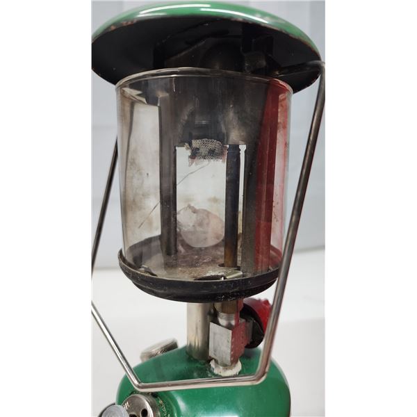 Coleman 222 easi-lite lantern, with case - Schmalz Auctions