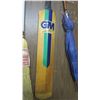 Image 4 : Curling broom, cricket bat and vintage umbrella
