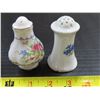 Image 4 : 6 Ceramic decorative salt and pepper shakers (2 complete pairs )