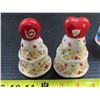 Image 3 : 3 pairs of Christmas themed salt and pepper shakers (Ceramic)