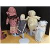 Image 5 : 5 Porcelain dolls (Smaller size) + 1 doll holder + 2 Jewelry items