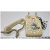 Image 2 : Beige dial telephone