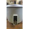 Image 2 : rice cooker, coffee grinder and immersion blender