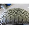 Image 4 : 2 Goodyear Duratraks Tires LT 275 / 65R/R18