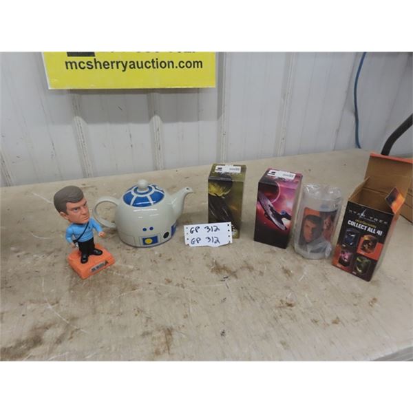Star Wars Tea Pot + Star Trek Glasses + Bobblehead
