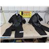 Image 1 : 2 Body Glove Wet Suits ; Sz Lg + XXL