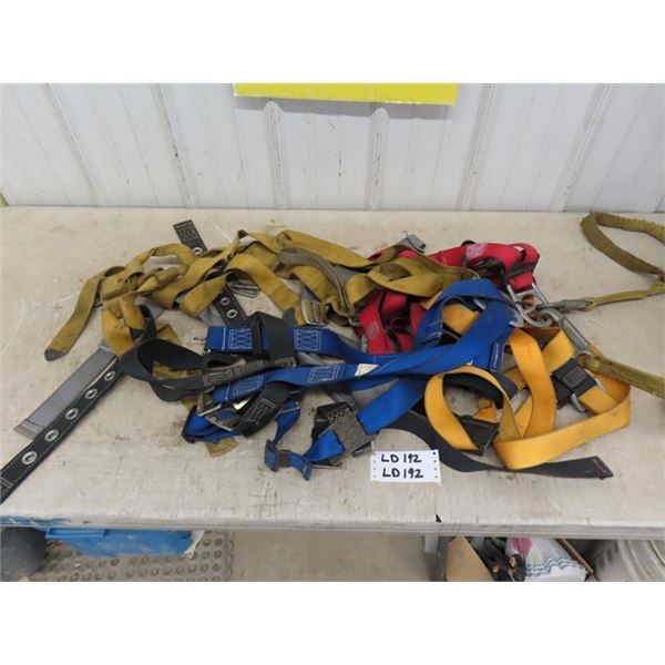 3 Safety Harnesses & 1 Line
