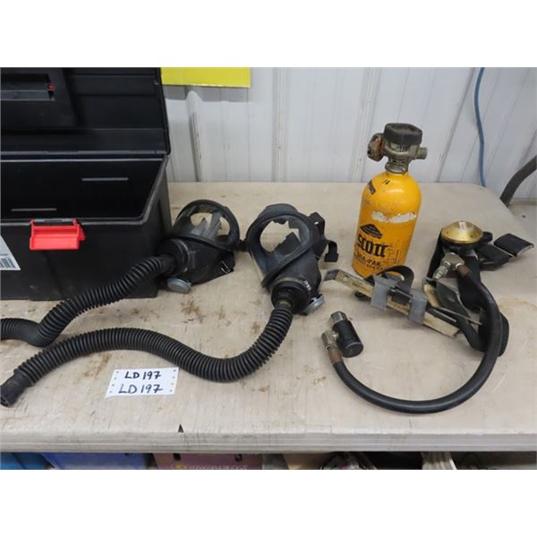 2 Gas Masks with Tank + Regulator in Plastic Tool Box