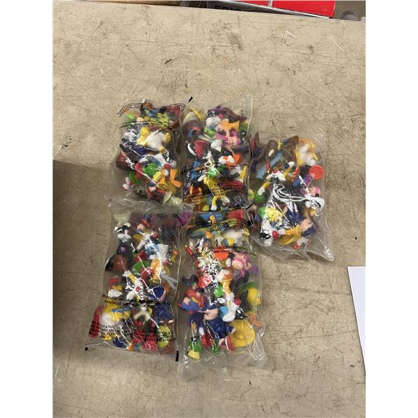 5 Sets of Looney Tunes Figurines