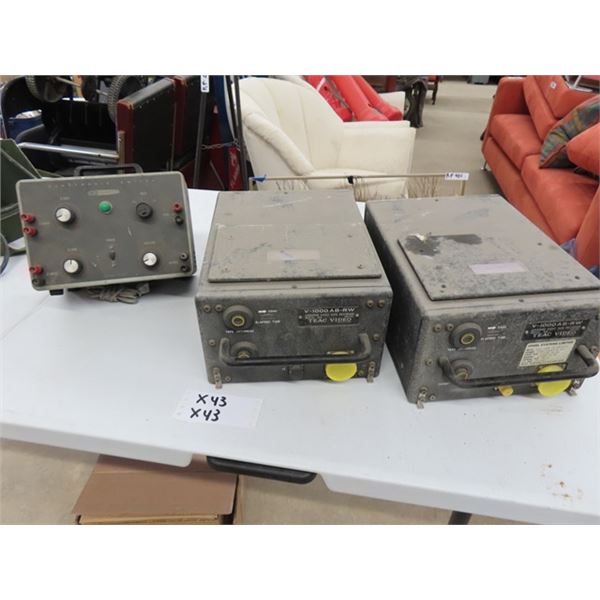 2 TEAC V-1000 AB-RW Airborne Tape Recorders - Black boxes - 