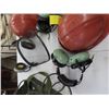 Image 4 : 7 Plastic Hard Hats, 2 Screens, 4 Ear Protection -