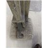 Image 4 : 2 Heavy Cast Iron Simplex Jacks #325 + # 1538 - Largest is 15 Ton 