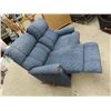 Image 4 : LazyBoy Cloth Reclining Love Seat