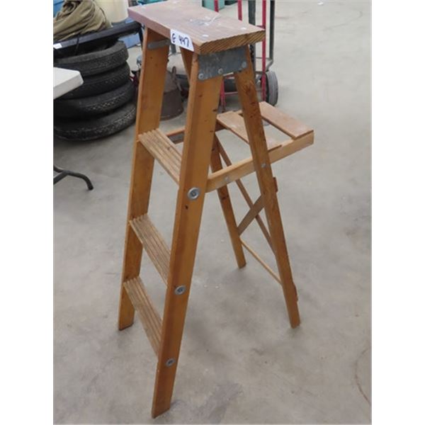 Wooden Step Ladder