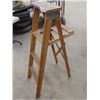 Image 1 : Wooden Step Ladder